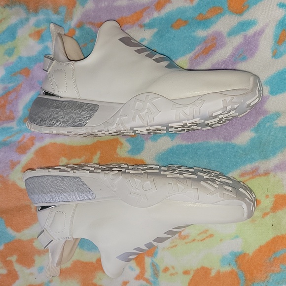 DKNY Women's Size 8.5 Kari-slip on white & silver sneakers - Picture 6 of 12